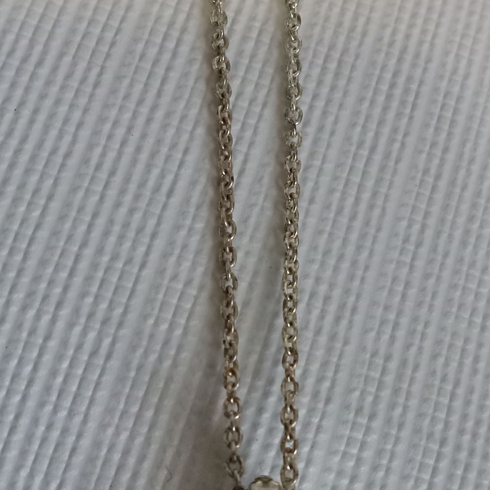 Lightweight Silver Tone Chain Small Square Rhinestone Encrusted Pendant Necklace - Picture 6 of 10